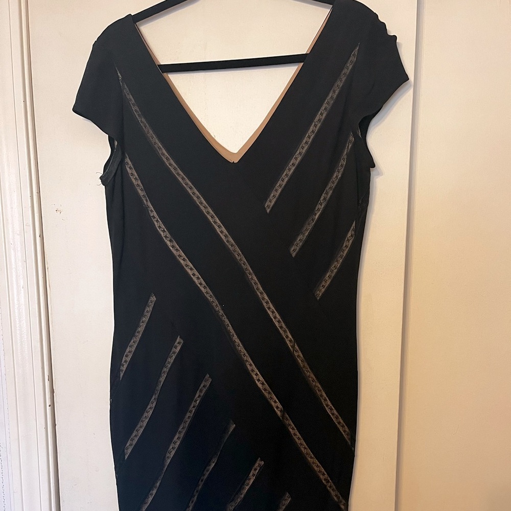 Maggie London V neck dress